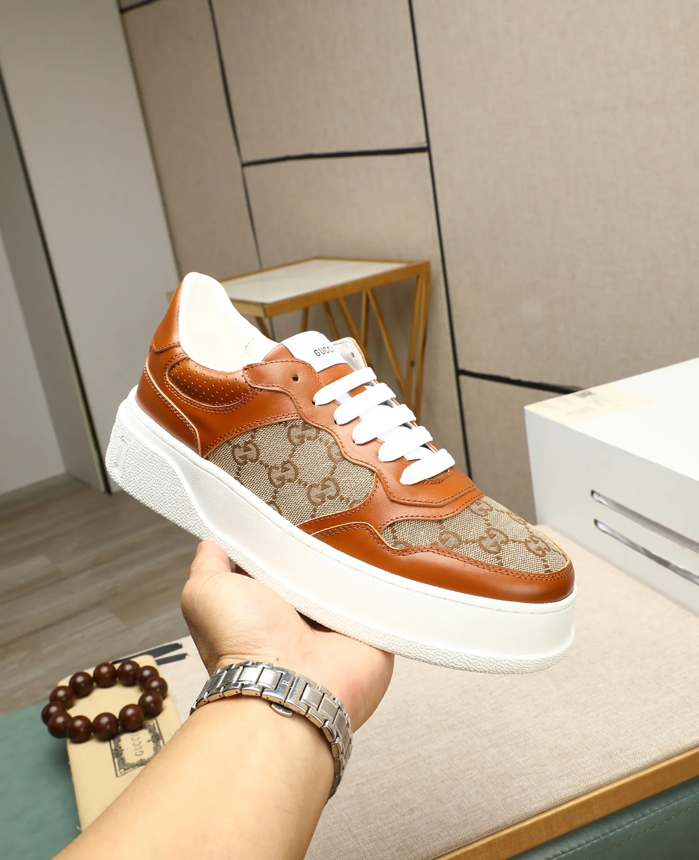 Men's shoes 💰400 GUCCI🔍🔍The latest models are on sale at the same time at the counter. Original calfskin imported from Italy, genuine leather lining, (high-end, extravagant, and classy) with exquisite workmanship. Soles: Original soles specially provided by the original factory. ⚠Exclusive double-layer movable molded soles are super comfortable⚠. Photos of the real thing🎬The real thing is better🔍🔍"High quality·Follow the order" Code number 38-44